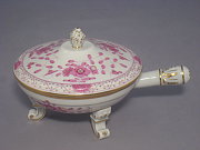 Meissen Eiertiegel auf Füßchen mit Deckel Meissen Eiertiegel auf Füßchen mit Deckel