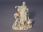 Meissen Figur Priesterin