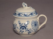 Meissen Bouillontasse / Cremebecher mit Deckel