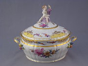 KPM Ragoutterrine mit Putto Potsd. Stadtschloss<br>Inhalt 1,6 Liter